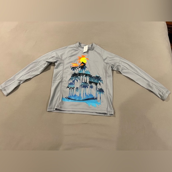 GAP Other - NWT Boys Gap long sleeve rashguard.